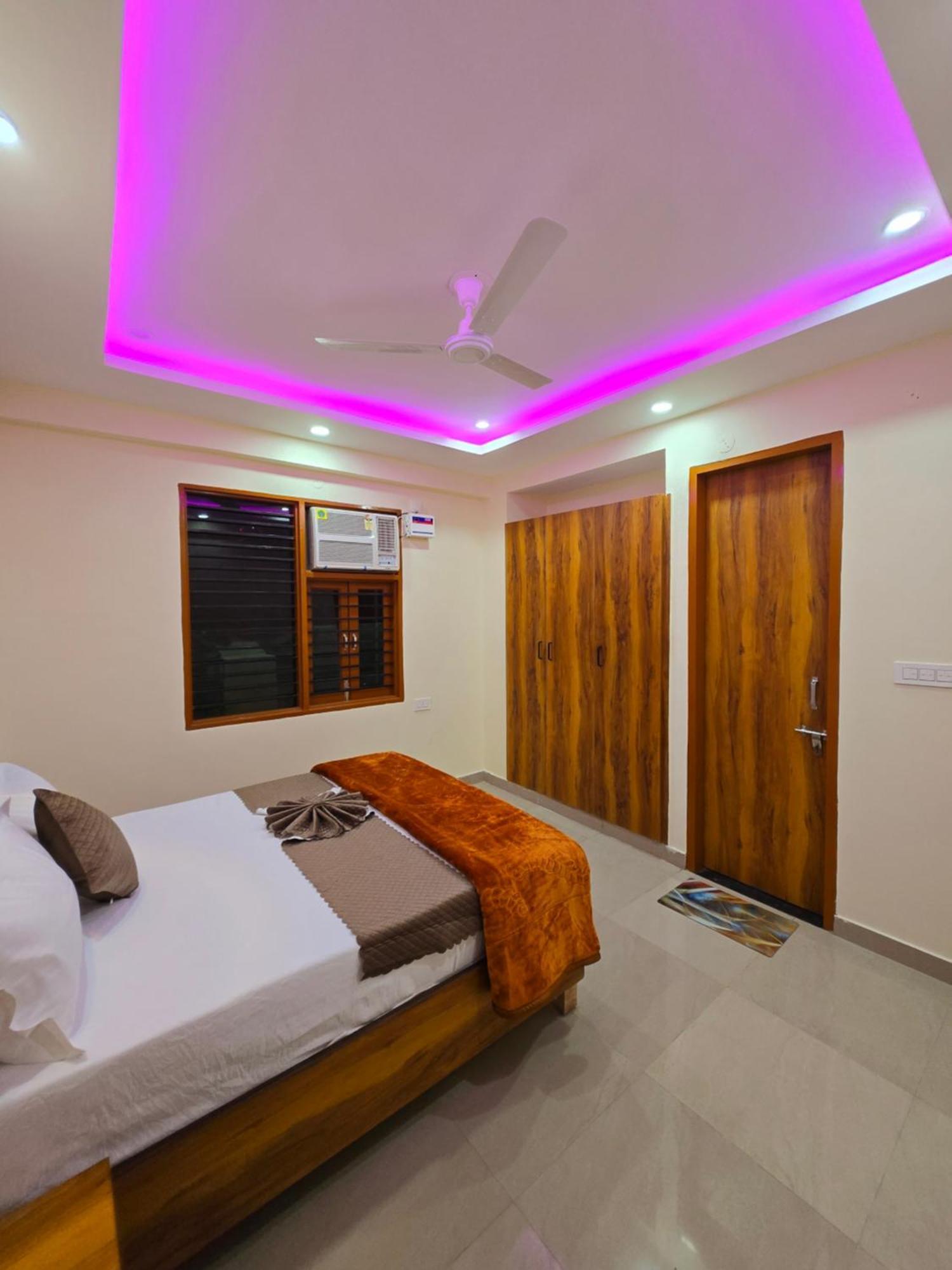 Hotel Blu Plaza Gurgaon Bagian luar foto